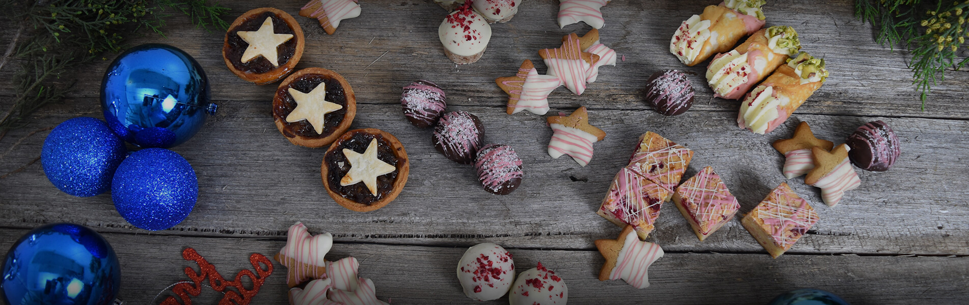 Christmas-Sweets-and-Christmas-Petit-Fours-featured